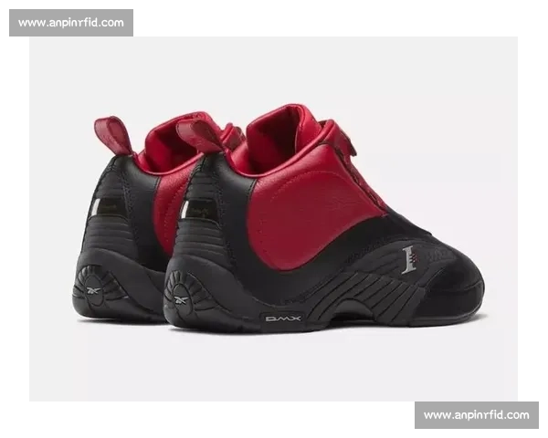 特雷曼复刻艾弗森名场面：是致敬还是刻意模仿？